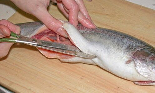 Careful cutting of fish on a personal cutting board will protect it from parasite attack