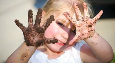 How to pull worms into a child